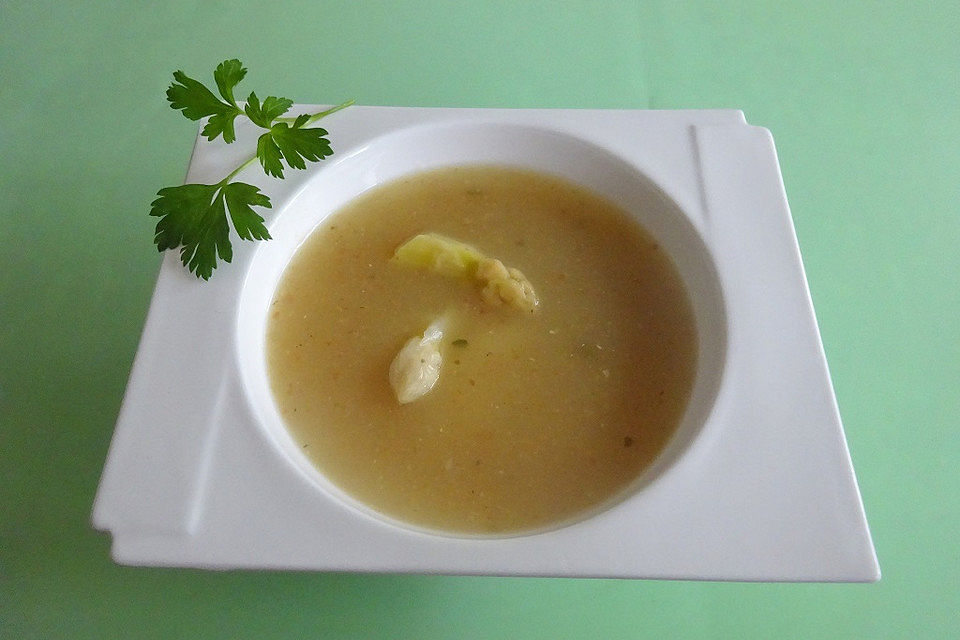 Spargel-Currycremesuppe