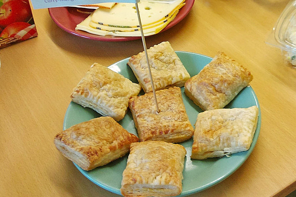 Curry-Mango-Tofu Blätterteigtaschen