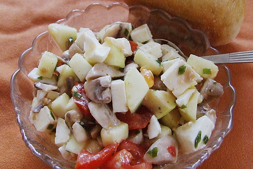 Zucchini - Käsesalat