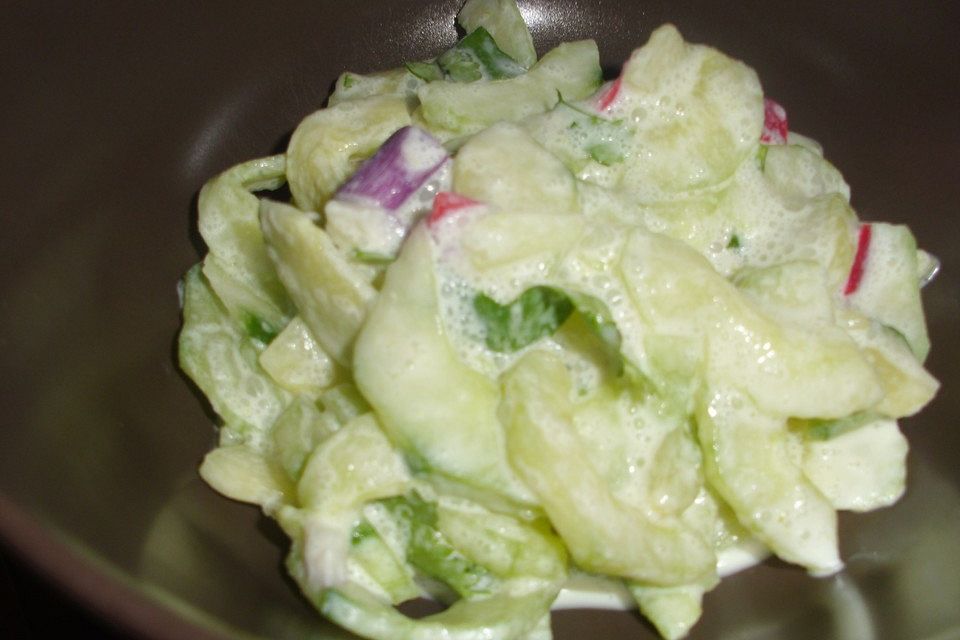 Gurkensalat mit Wasabi-Joghurt