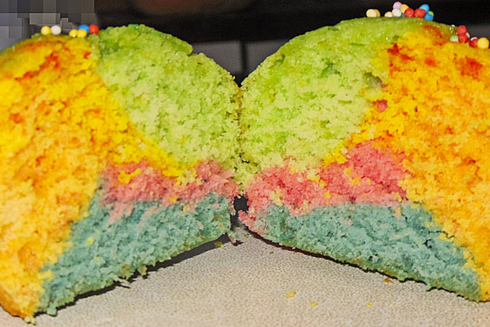 Schnelle Rainbow-Muffins