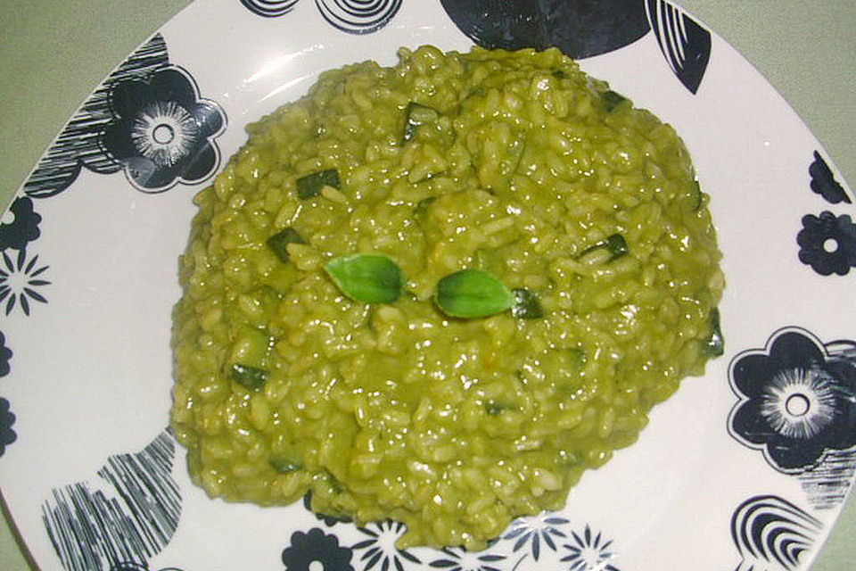 Matcha-Risotto mit Zucchini