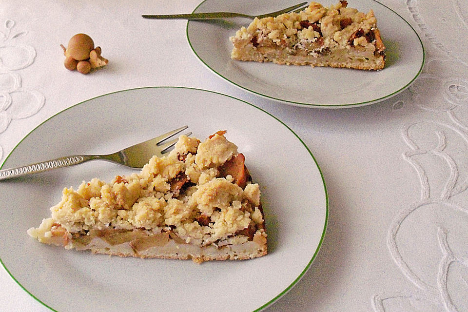 Quittenkuchen mit Zimtstreuseln