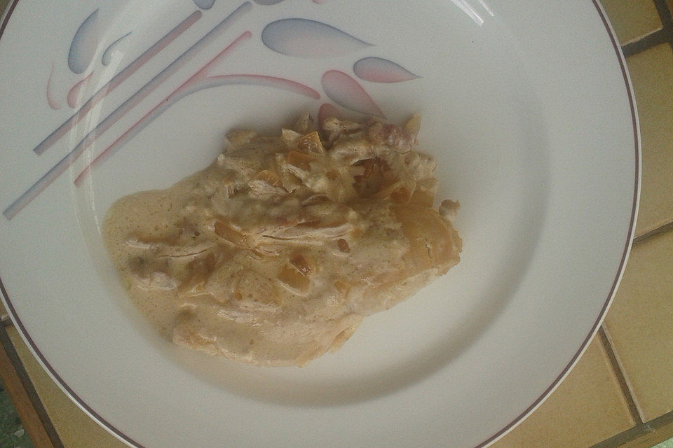 Hühnerbrust in Speck-Zwiebelsauce