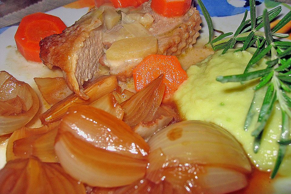 Putenrollbraten in Biersauce