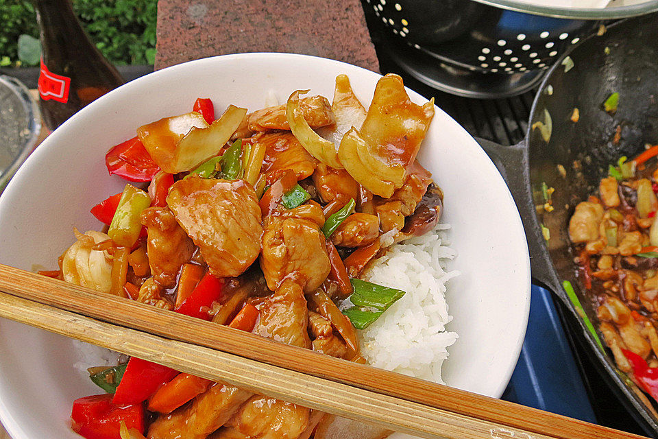 Chinesische Hähnchenbrust mit Gemüse