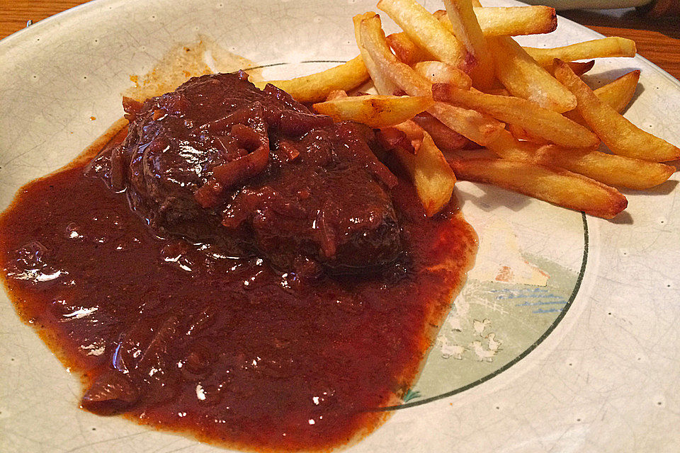 Pferdesteak mit pikanter Zwiebelsoße