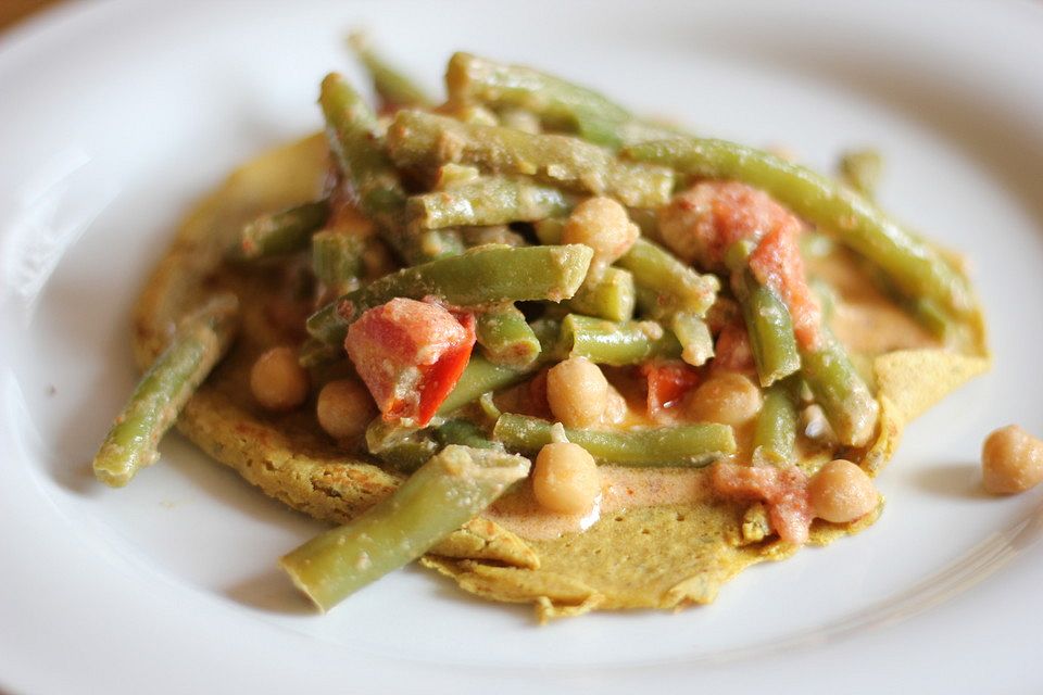 Bohnenragout auf Farinata