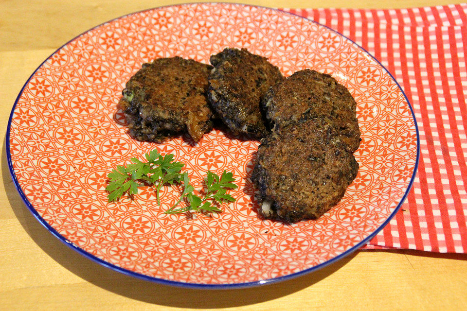 Vegetarische Bällchen mit Champignons