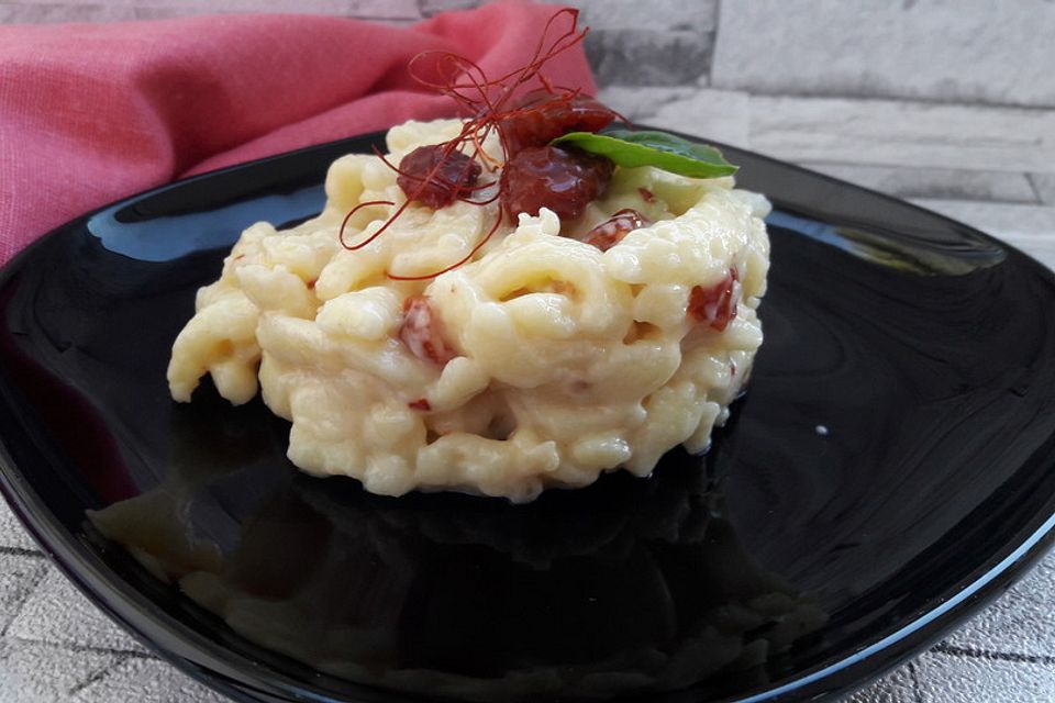 Spätzle mit getrockneten Tomaten