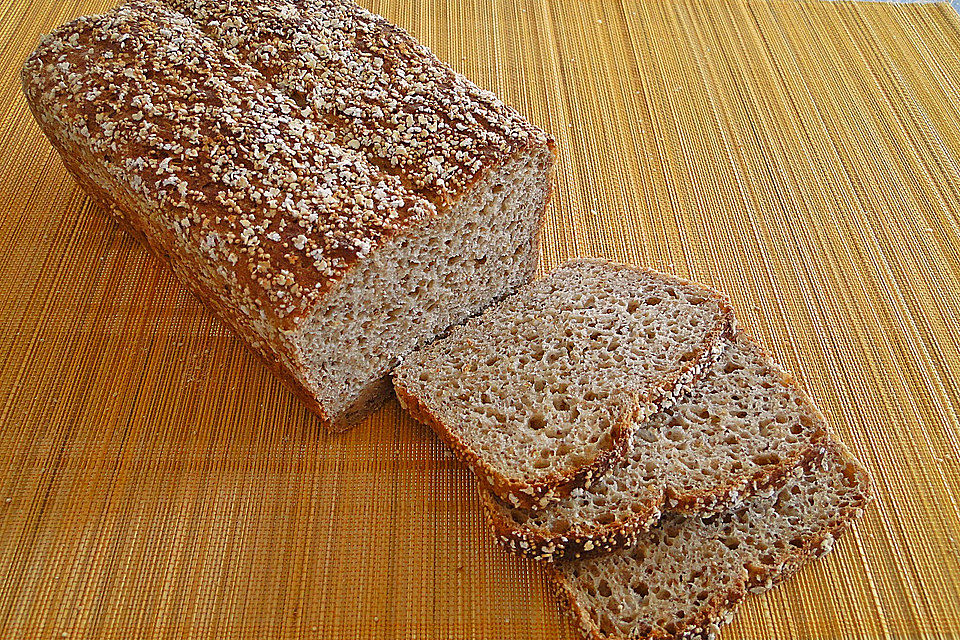 Amaranth-Hirse-Dinkel-Brot