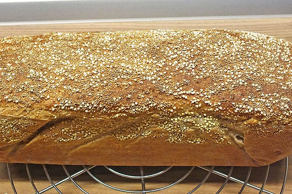 Amaranth-Hirse-Dinkel-Brot