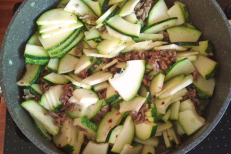 Zucchini-Hackfleisch-Topf