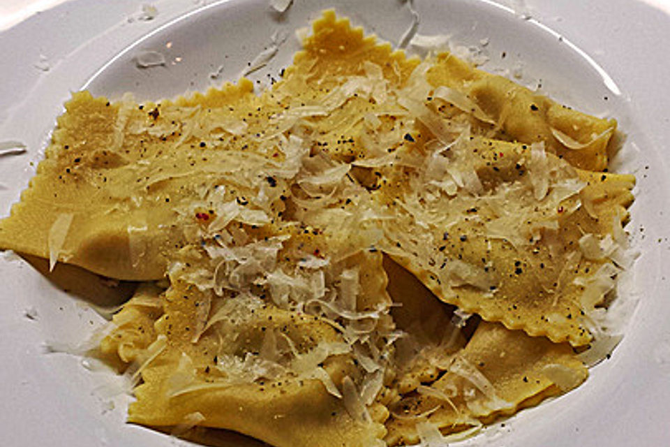 Ravioli tre formaggi