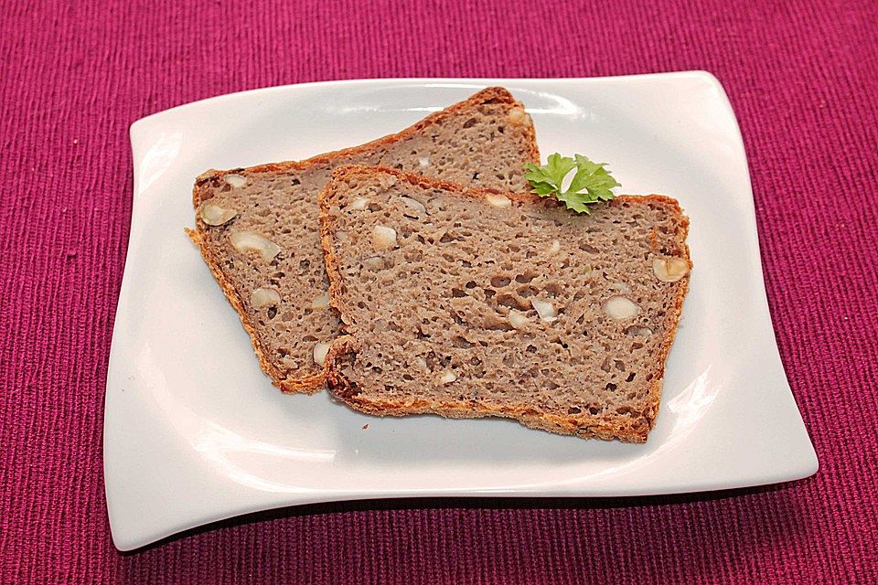 Zucchini-Haselnuss-Brot