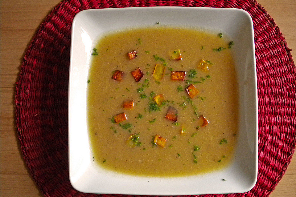 Kartoffel-Sellerie-Cremesuppe