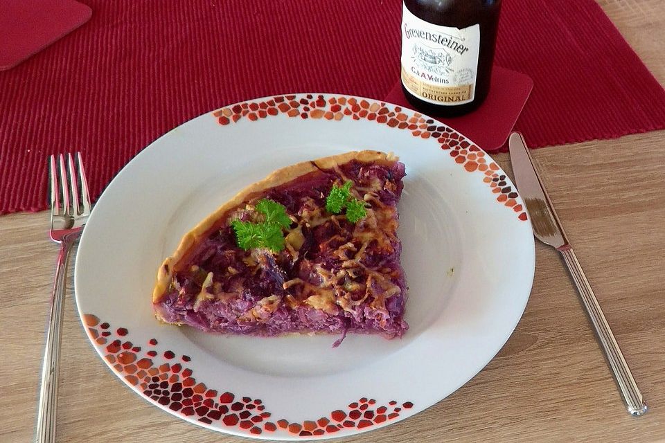 Lila Rotkohl-Lauch-Zwiebelkuchen