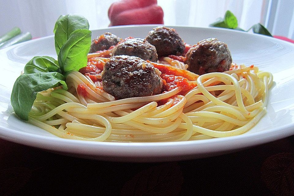 Spaghetti mit Hackbällchen