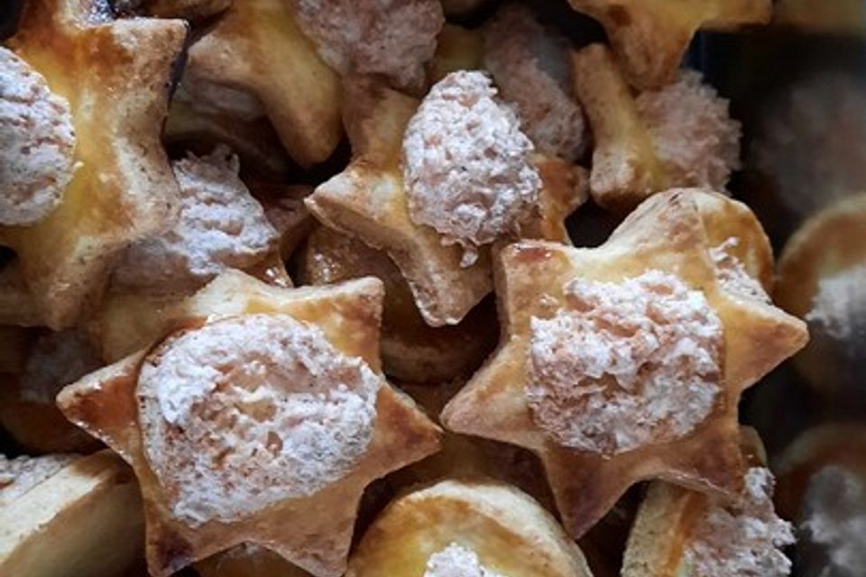 Kokosplätzchen auf Mürbeteig