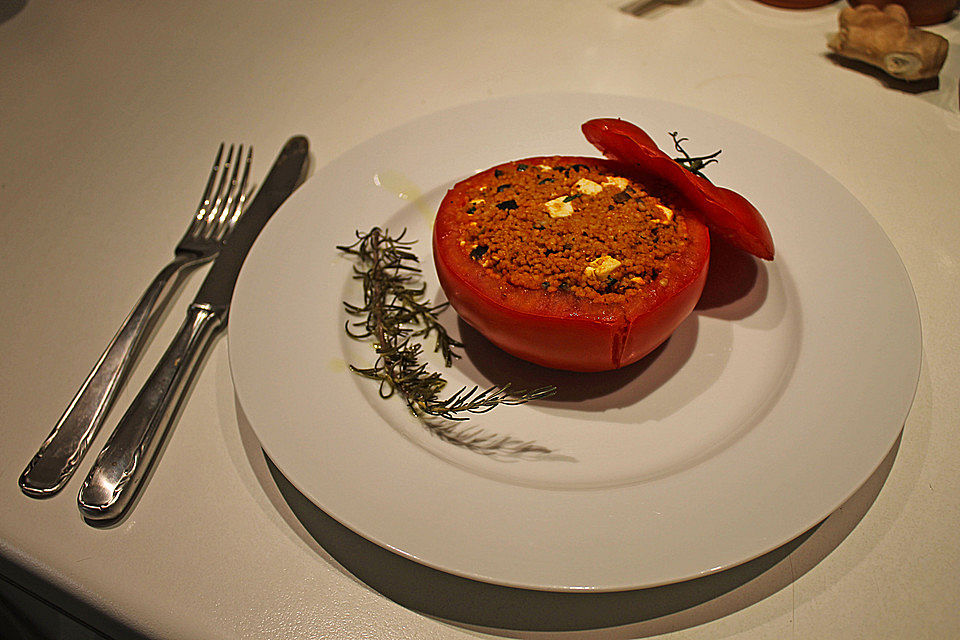 Gefüllte Fleischtomaten mit Couscous