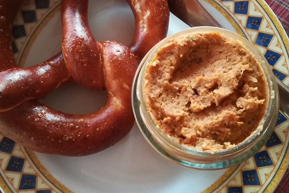 Hummus mit getrockneten Tomaten