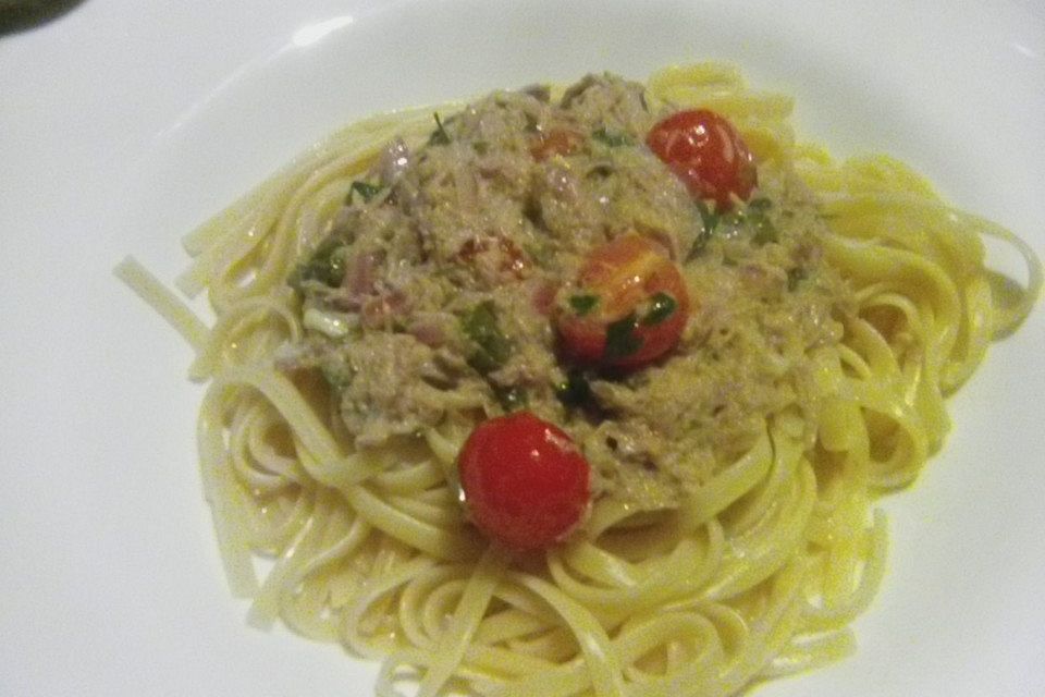 Spaghetti mit Zitronen-Thunfischsoße