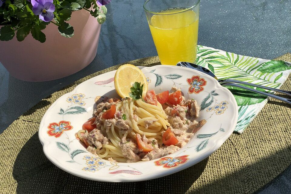 Spaghetti mit Zitronen-Thunfischsoße