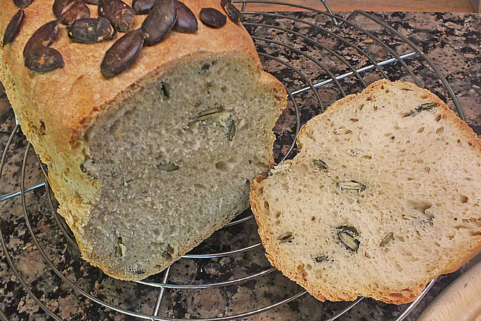 Helles Kürbiskernbrot