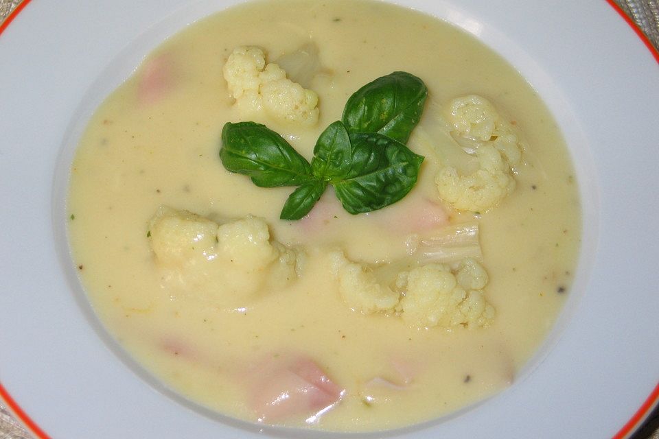 Paradiesische Blumenkohlsuppe