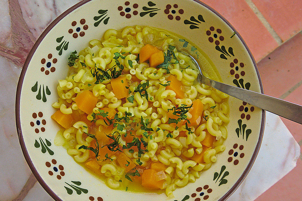 krümeltigers Nudelsuppe mit Kürbis