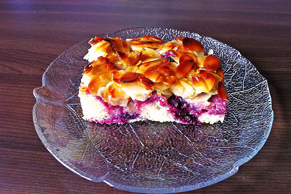 Beerenkuchen mit Knusper