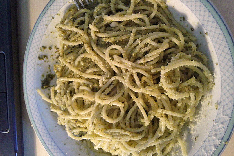 Spaghetti mit Pesto