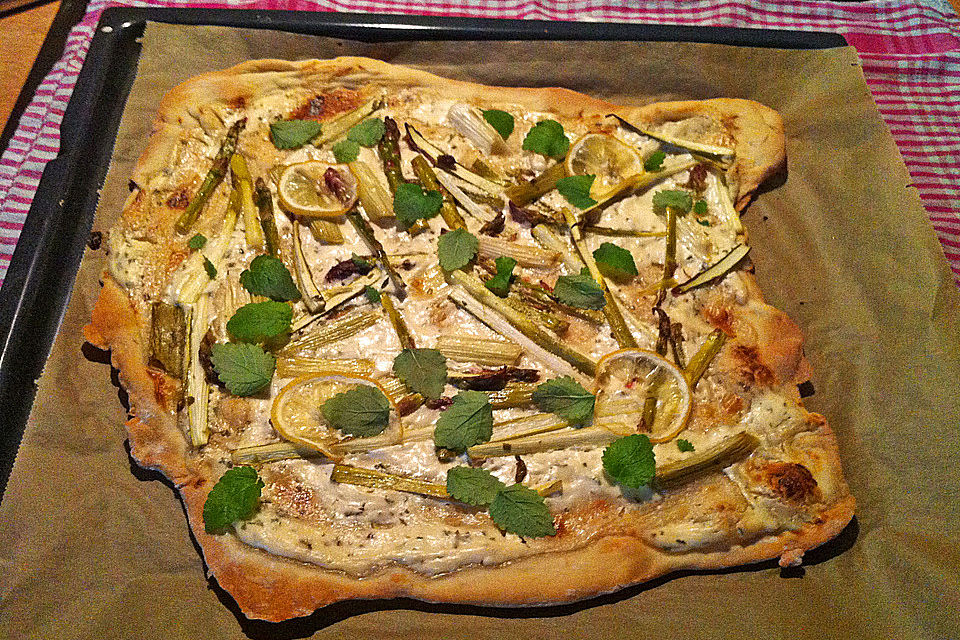 Flammkuchen mit Zitronenschmand