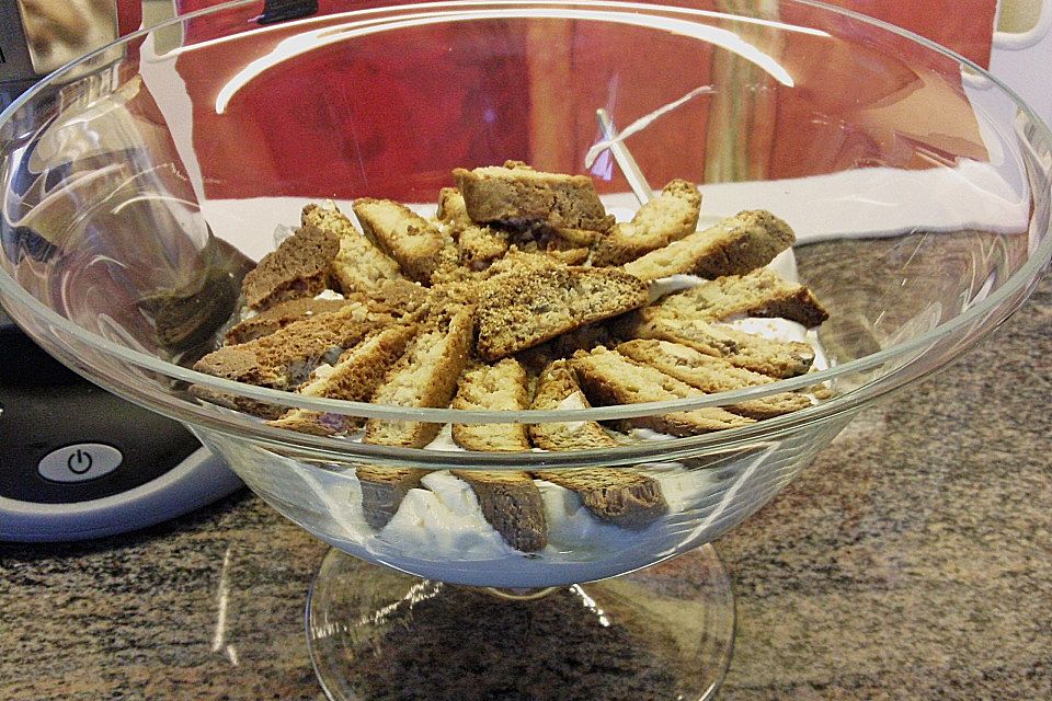 Mascarponecreme mit Cantuccini