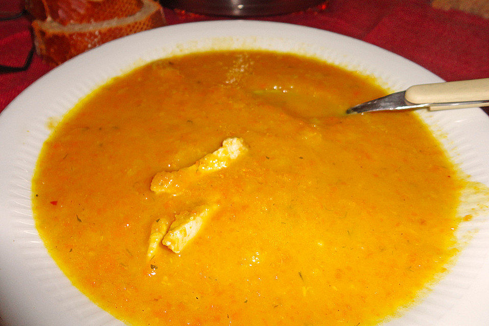 Möhrensuppe mit Hühnerbrust