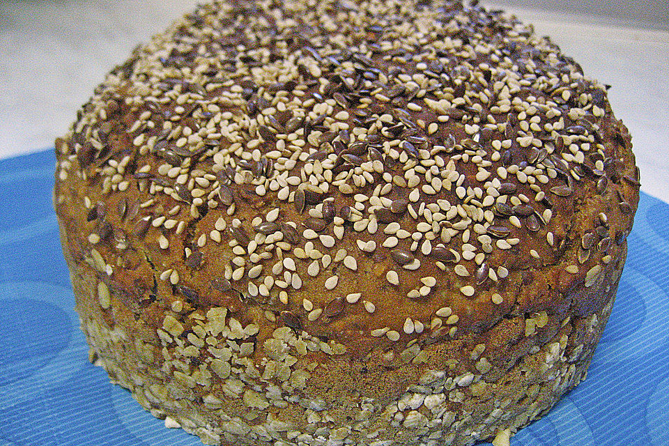 Sauerteigbrot mit Roggenschrot