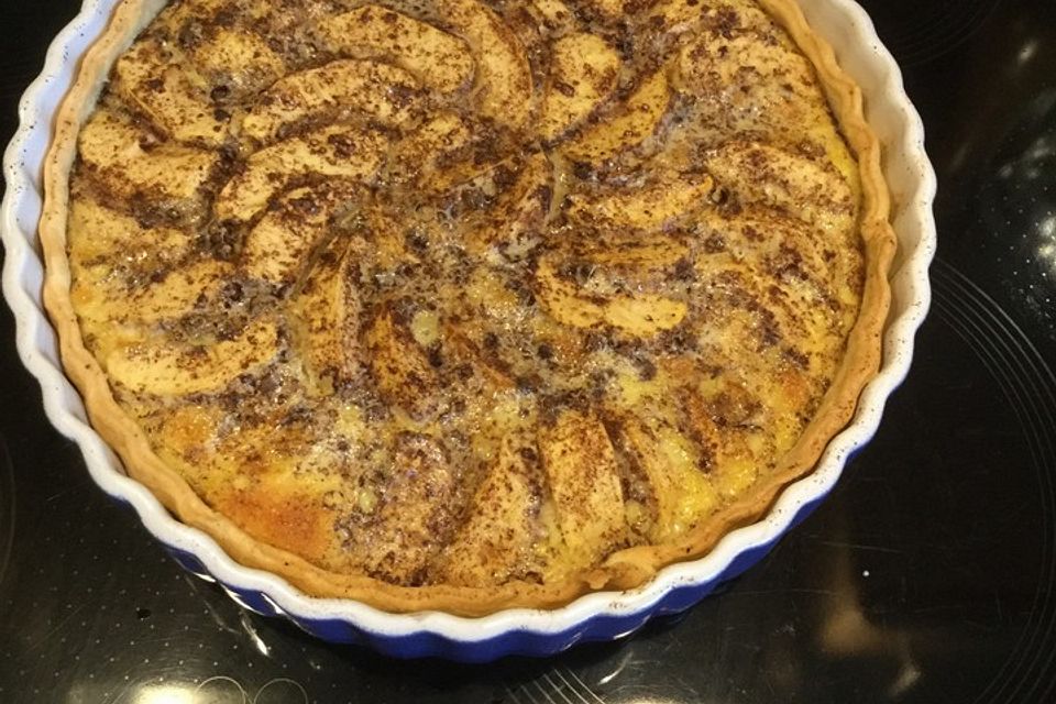 Apfel-Quiche mit Rahmguss