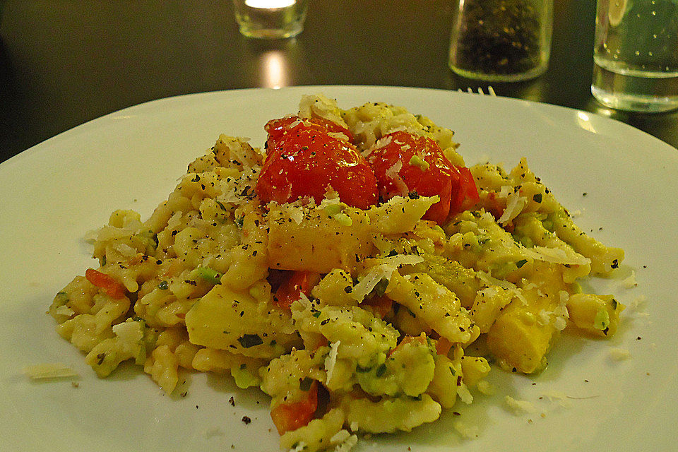 Avocado-Spätzle mit Schwarzwurzel