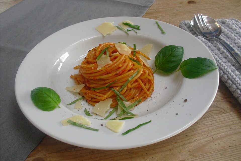 Gebratene Tomatenspaghetti