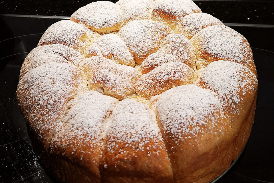 Kärnter Buchteln mit Pflaumenmus