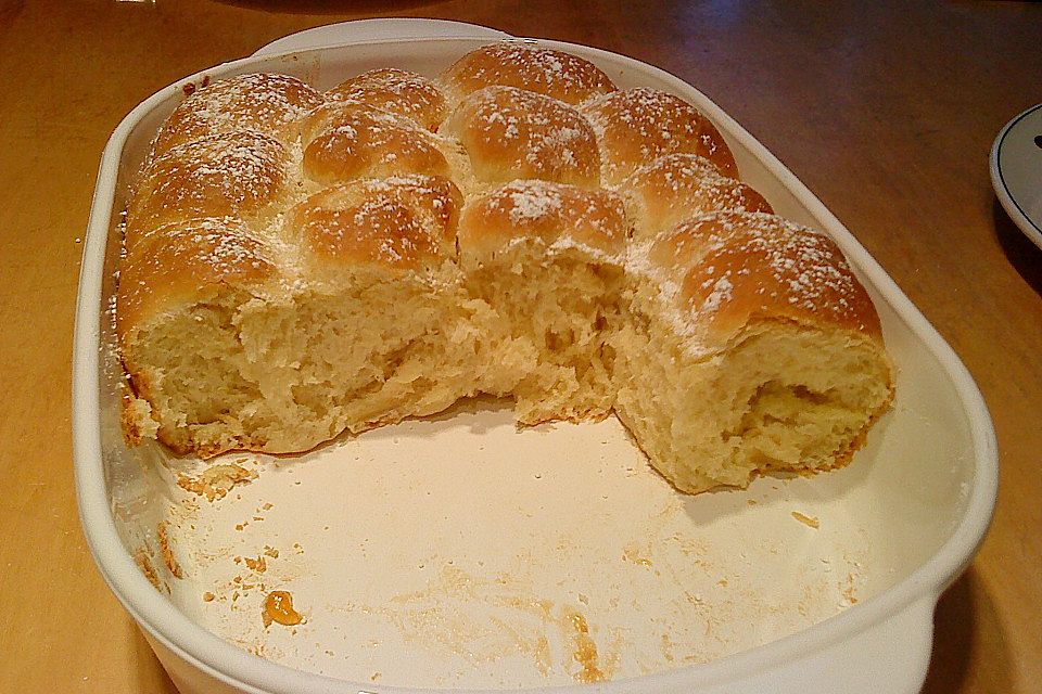 Kärnter Buchteln mit Pflaumenmus