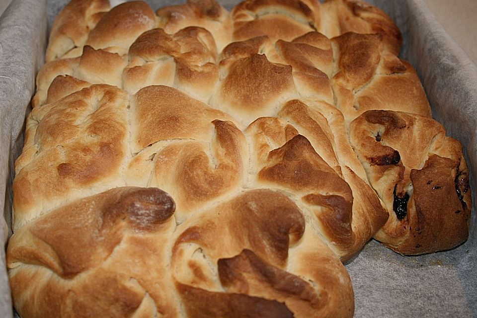 Kärnter Buchteln mit Pflaumenmus