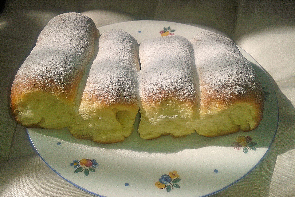 Kärnter Buchteln mit Pflaumenmus