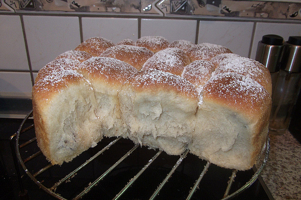 Kärnter Buchteln mit Pflaumenmus