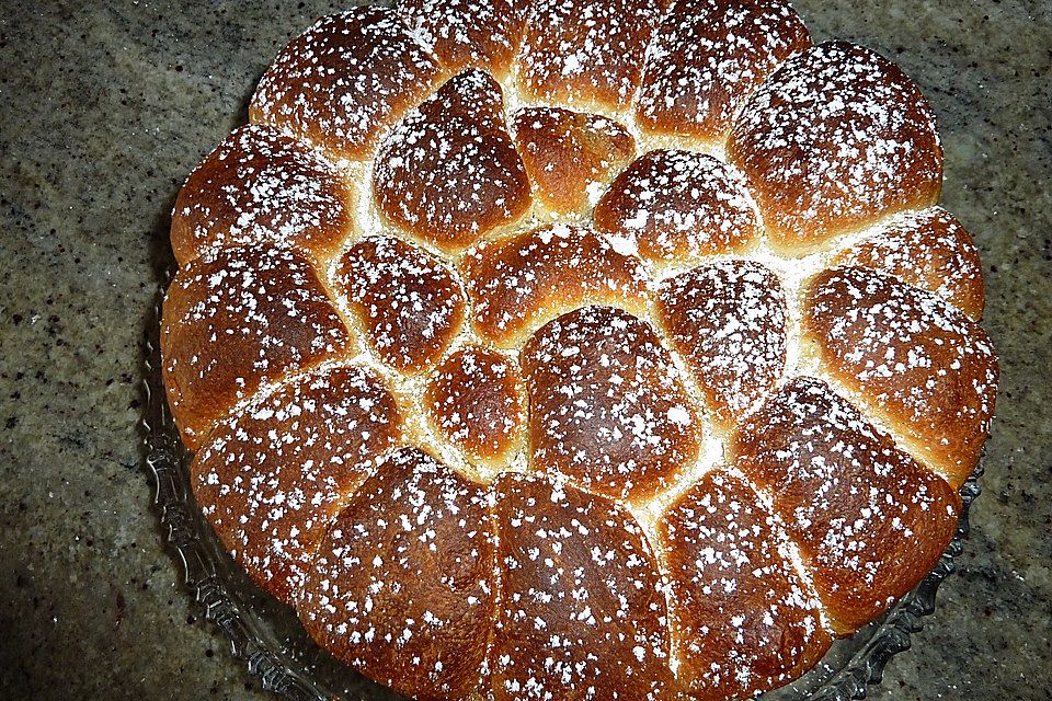 Kärnter Buchteln mit Pflaumenmus