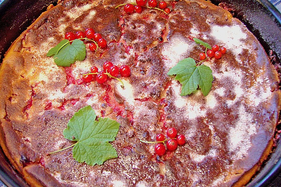 Grießkuchen mit Johannisbeeren