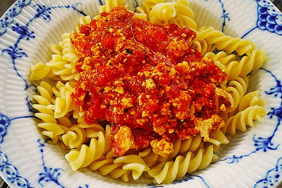 Pasta mit veganer Bolognese