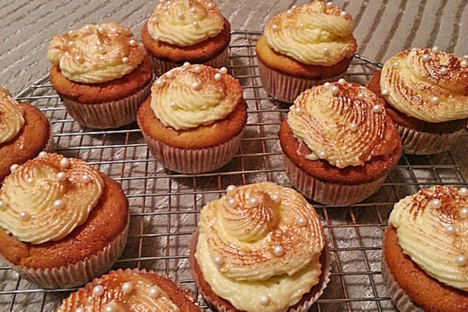 Cupcakes mit Holunderblüten