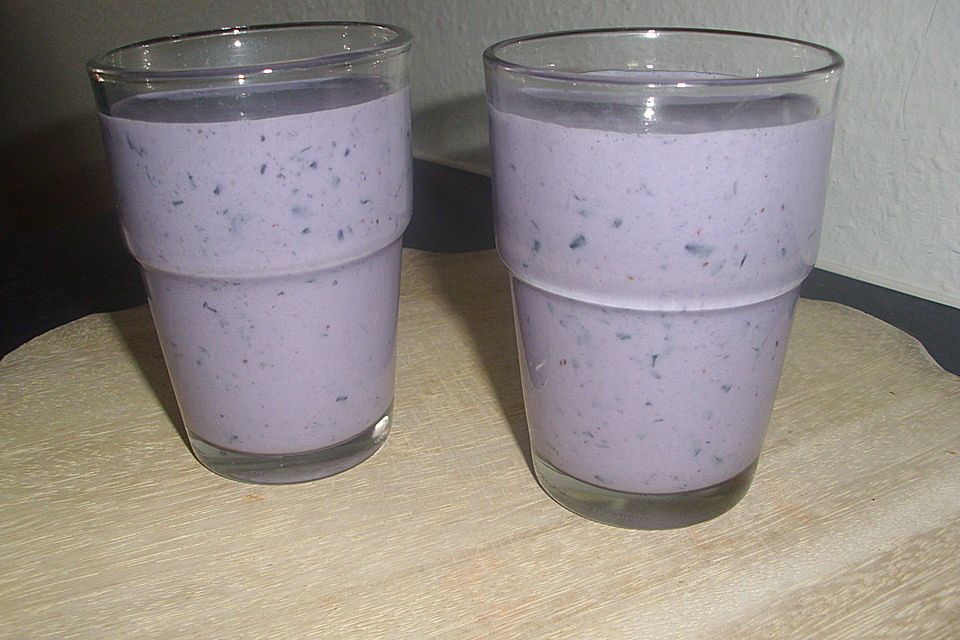 Leichter Heidelbeer-Milchshake