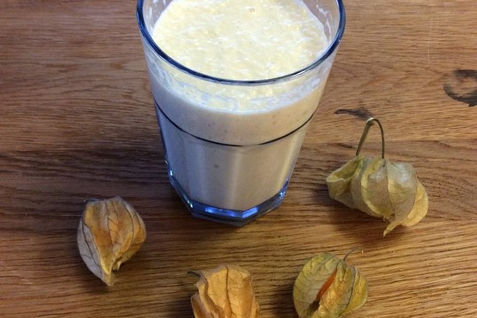 Physalis-Bananen-Milchshake